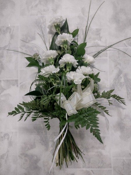 Osaanotto valkoiset neilikat